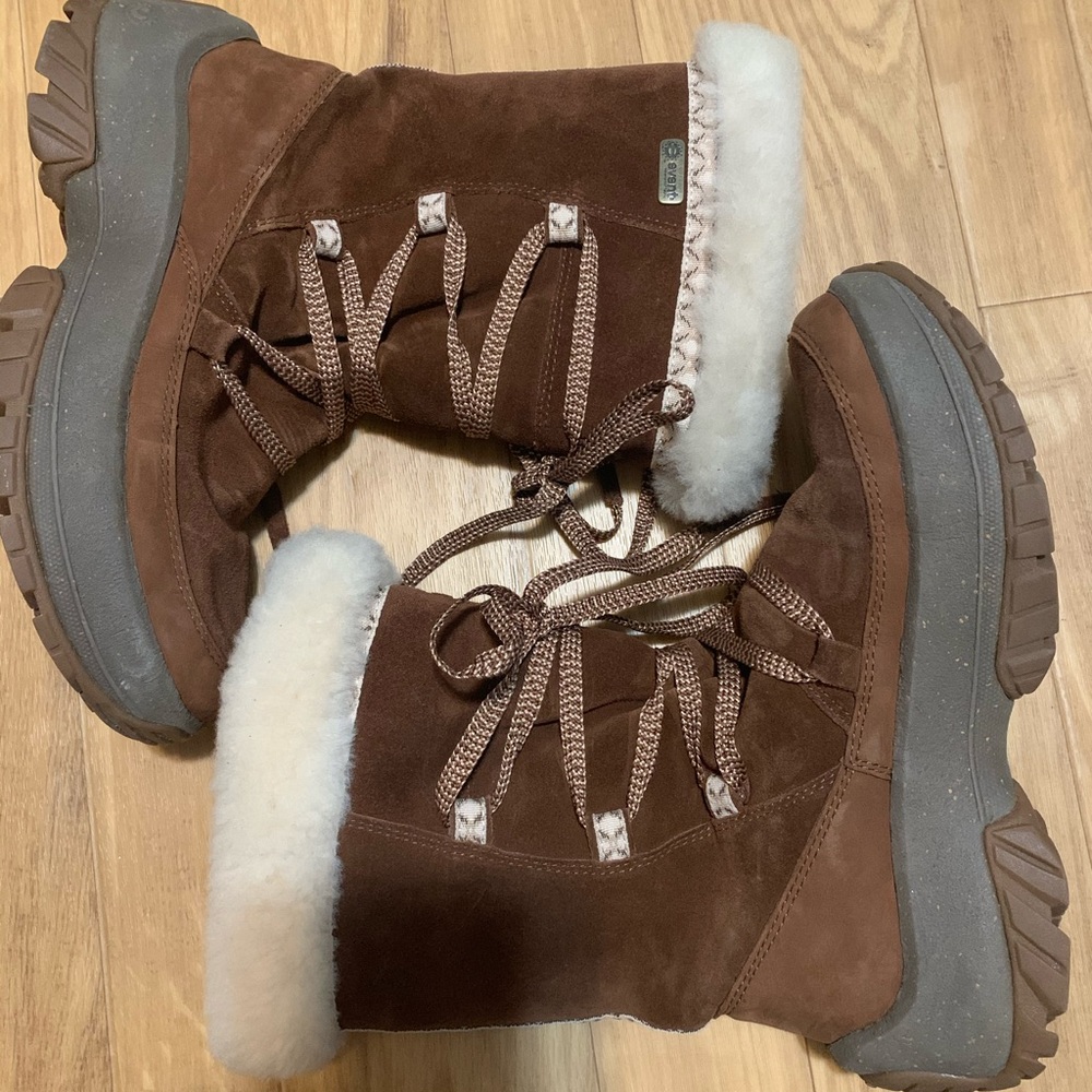 ULU Shearling Lined Boots